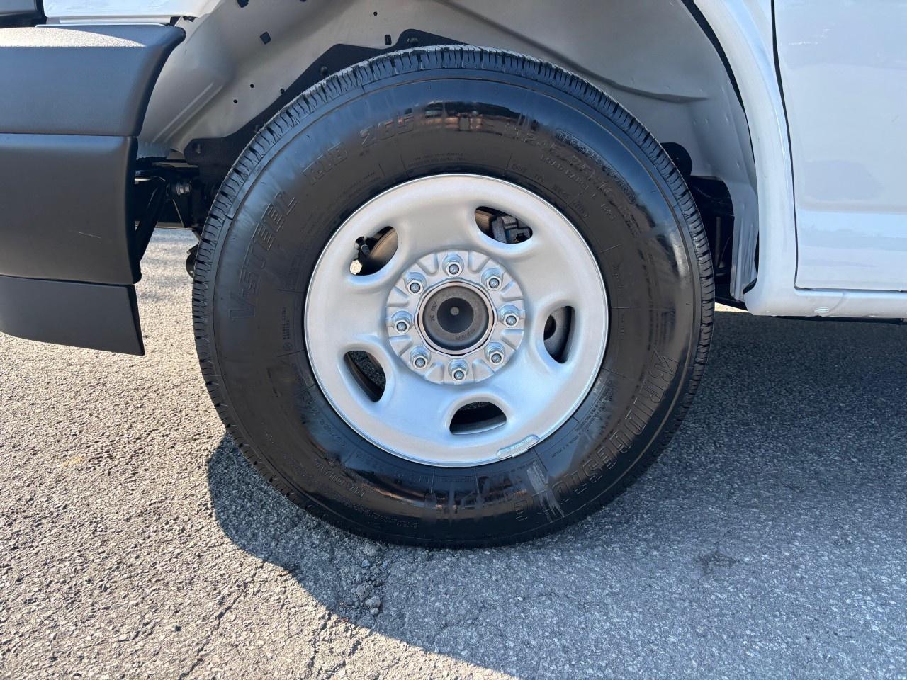 2025 GMC Savana Cargo Van 3500 Extended Wheelbase Rear-Wheel Drive Photo