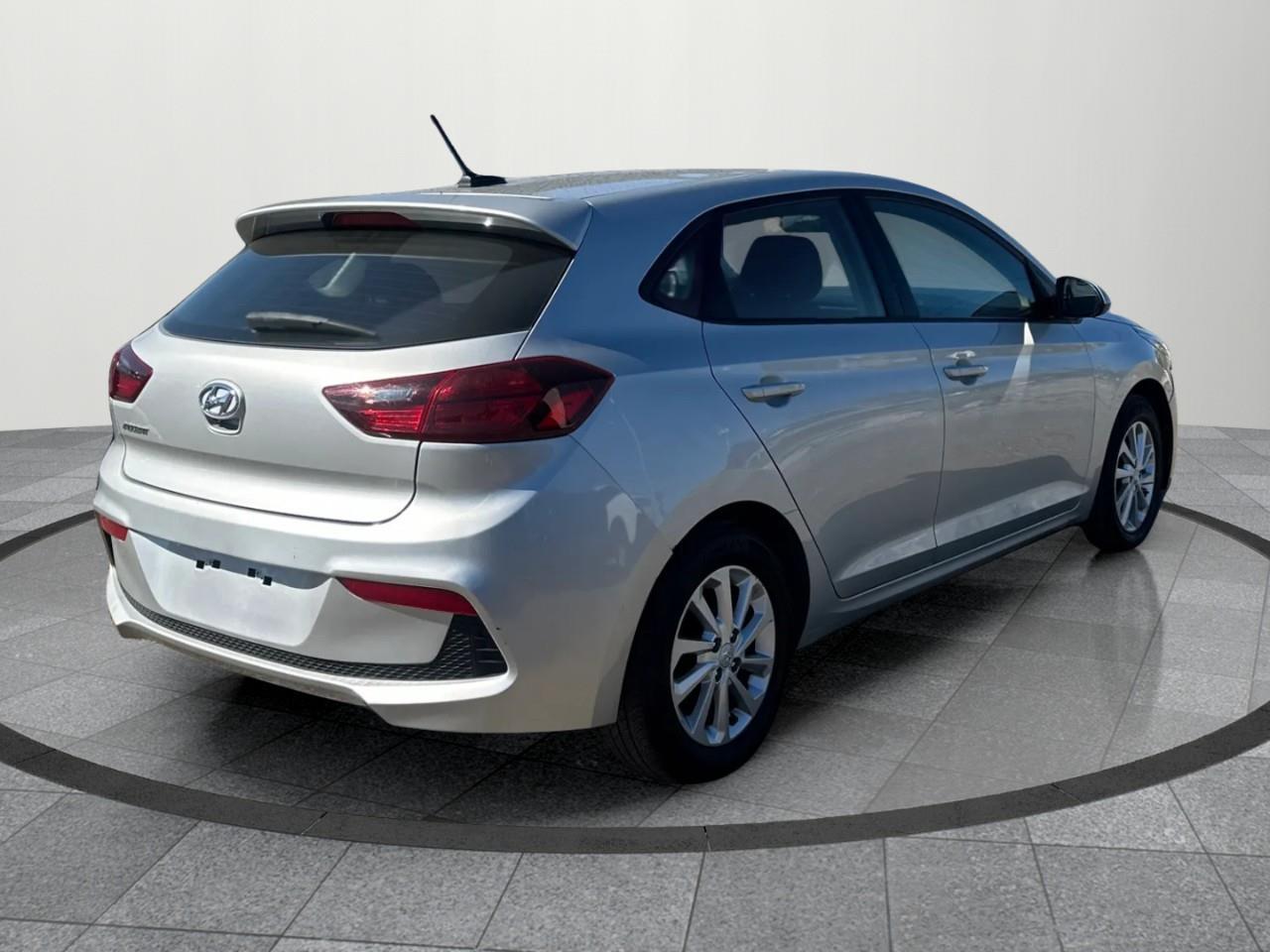 2019 Hyundai Accent Preferred (A6) 4dr Hatchback Photo4