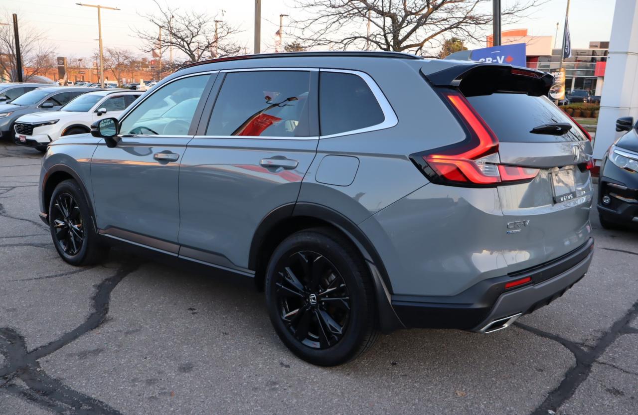 2023 Honda CR-V Hybrid Touring 4dr All-Wheel Drive Photo2