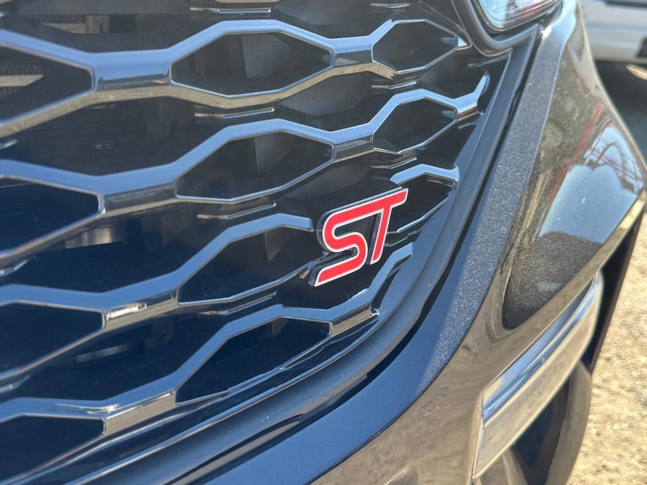 2021 Ford Explorer ST 4dr 4x4 Photo