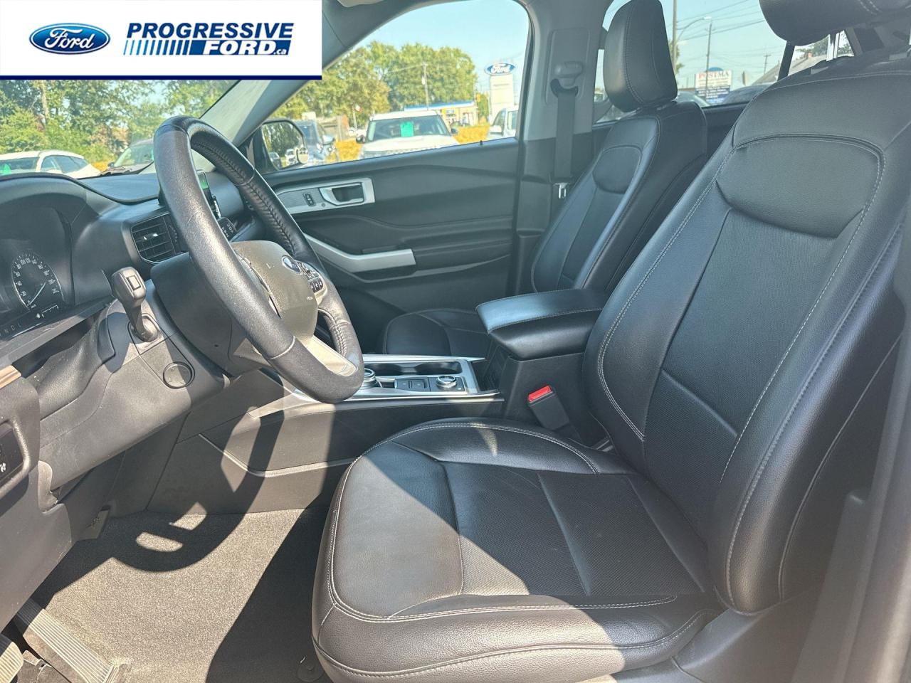 2023 Ford Explorer Limited 4dr 4x4 Photo2