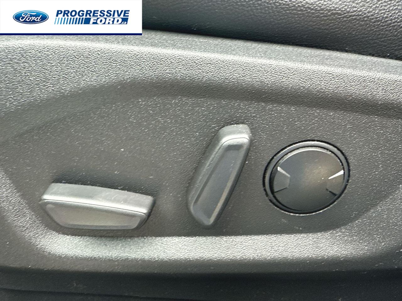 2023 Ford Edge TITANIUM 4DR ALL-WHEEL DRIVE Photo