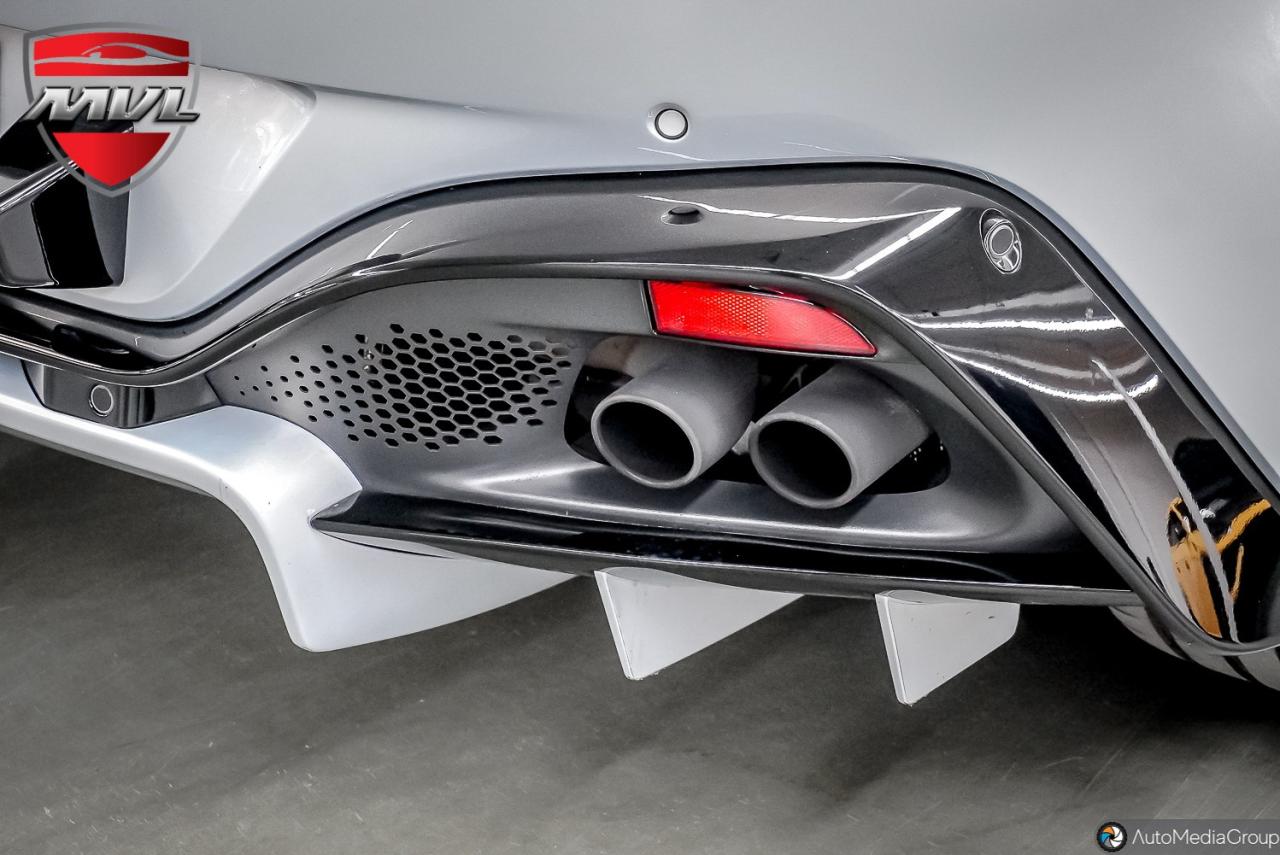 2023 Aston Martin Vantage  Photo