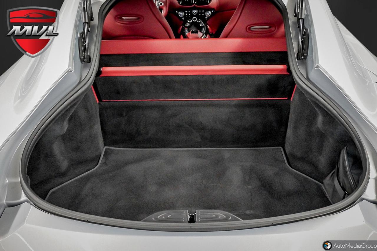 2023 Aston Martin Vantage  Photo