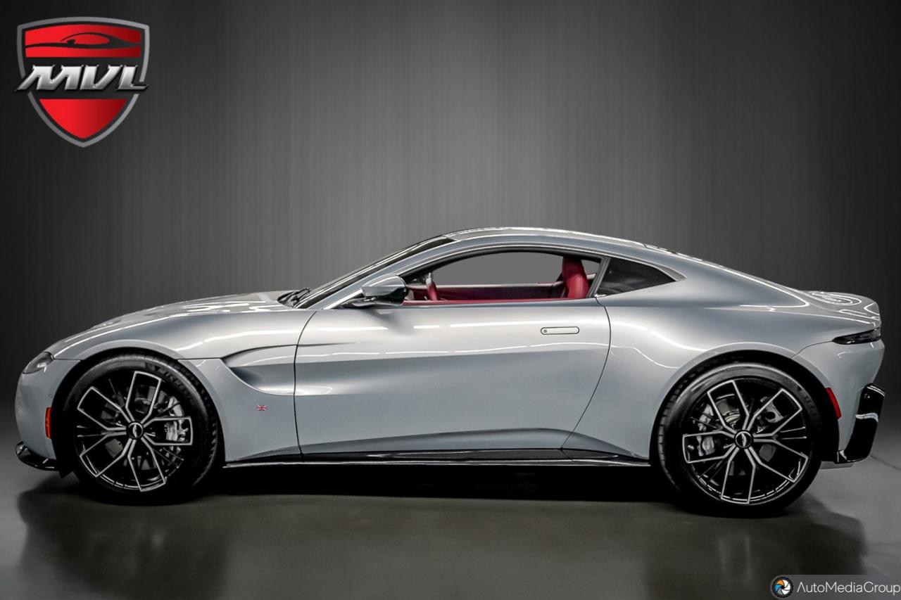 2023 Aston Martin Vantage  Photo