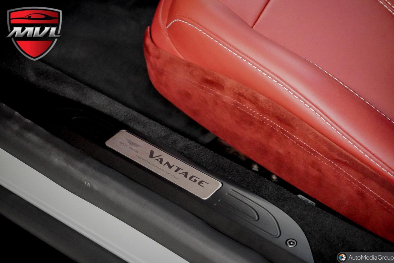 2023 Aston Martin Vantage  Photo