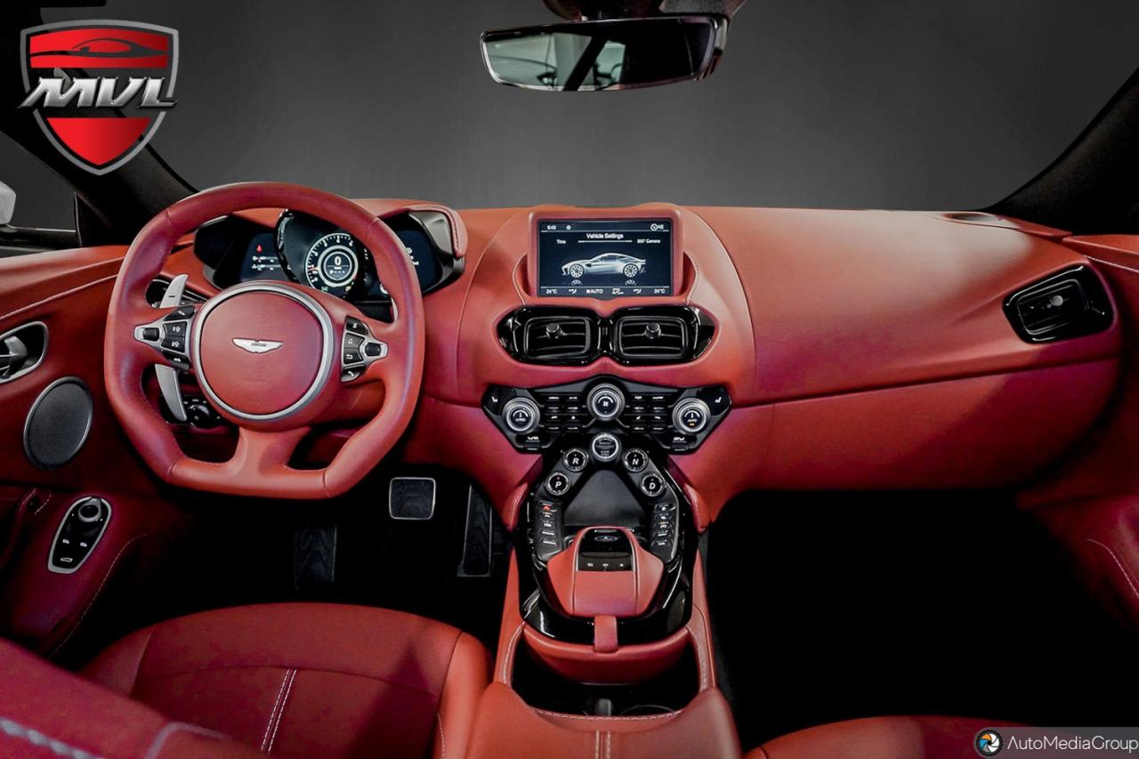 2023 Aston Martin Vantage  Photo