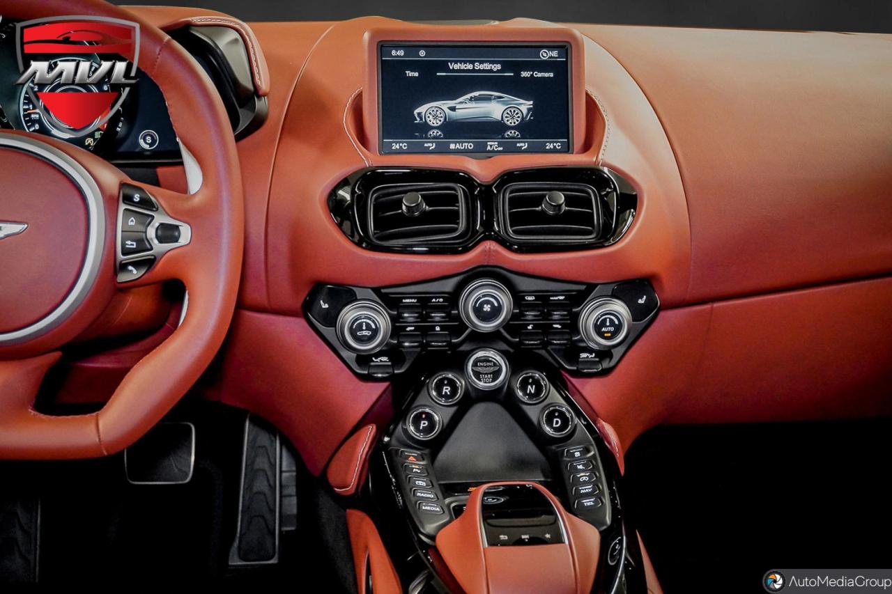 2023 Aston Martin Vantage  Photo