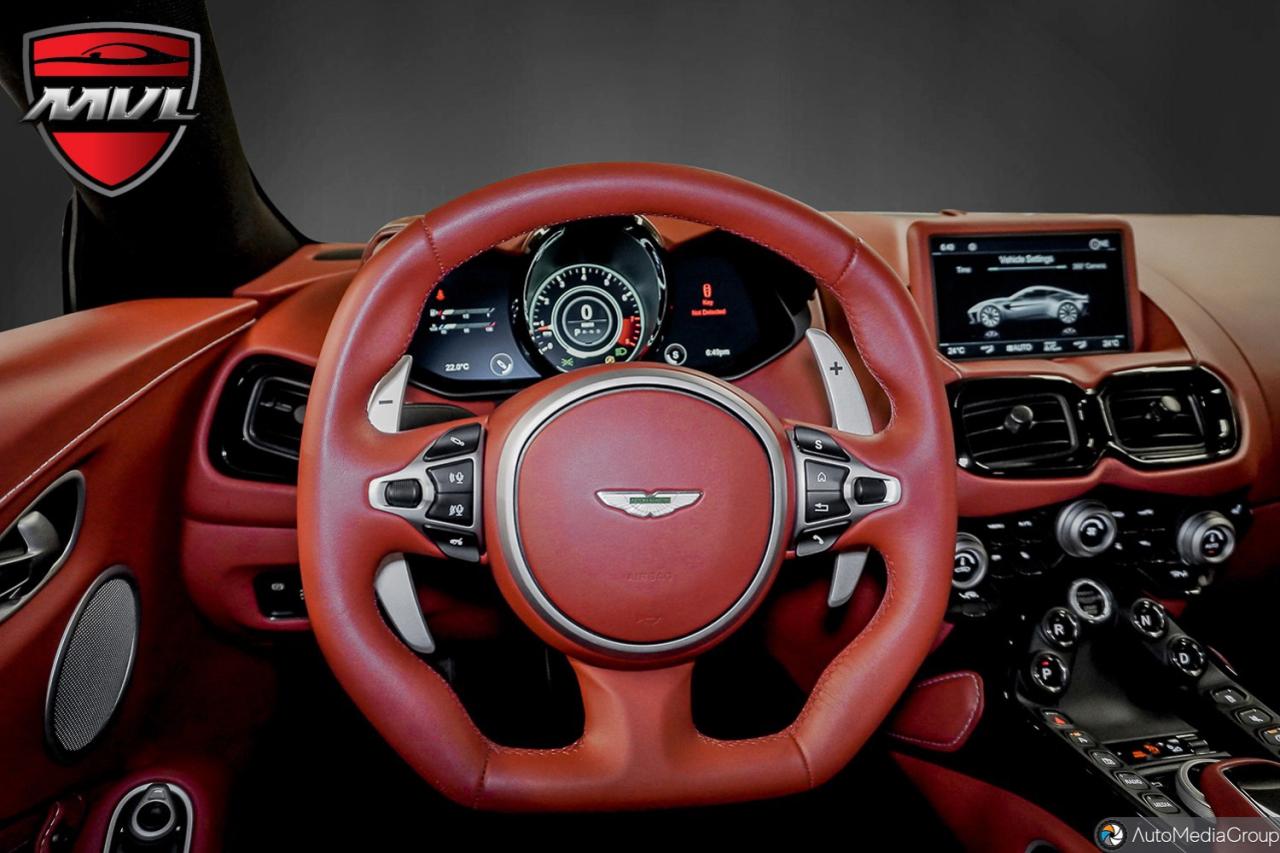 2023 Aston Martin Vantage  Photo