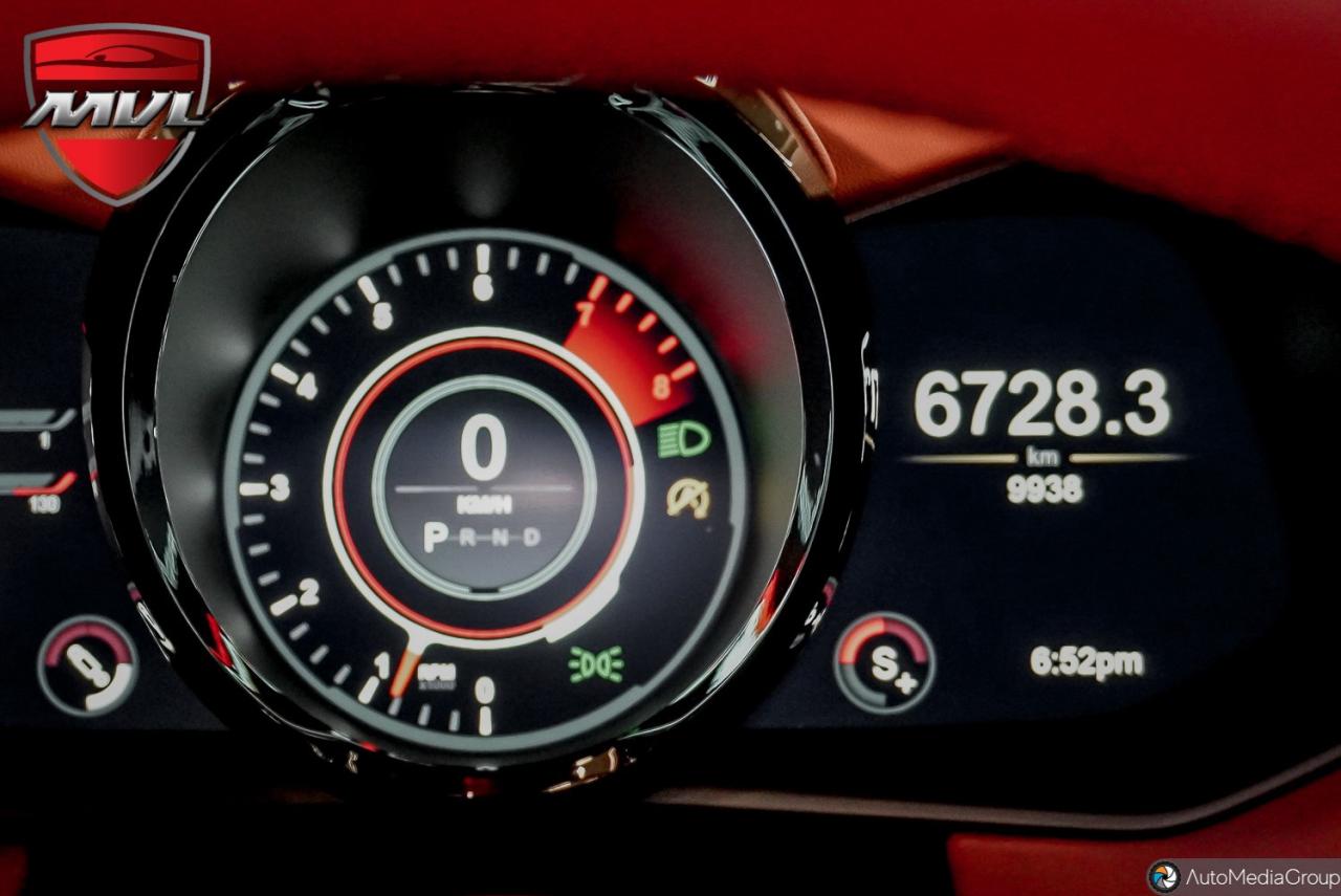 2023 Aston Martin Vantage  Photo