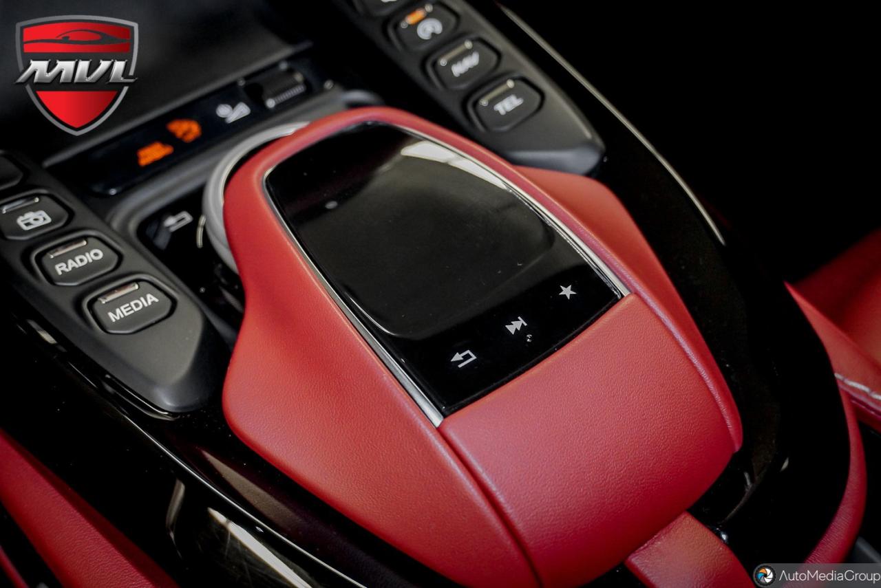 2023 Aston Martin Vantage  Photo