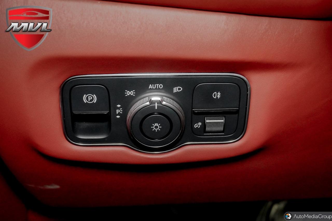 2023 Aston Martin Vantage  Photo