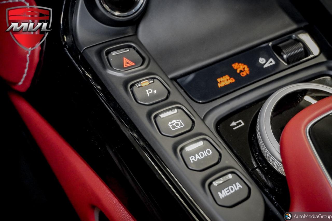 2023 Aston Martin Vantage  Photo