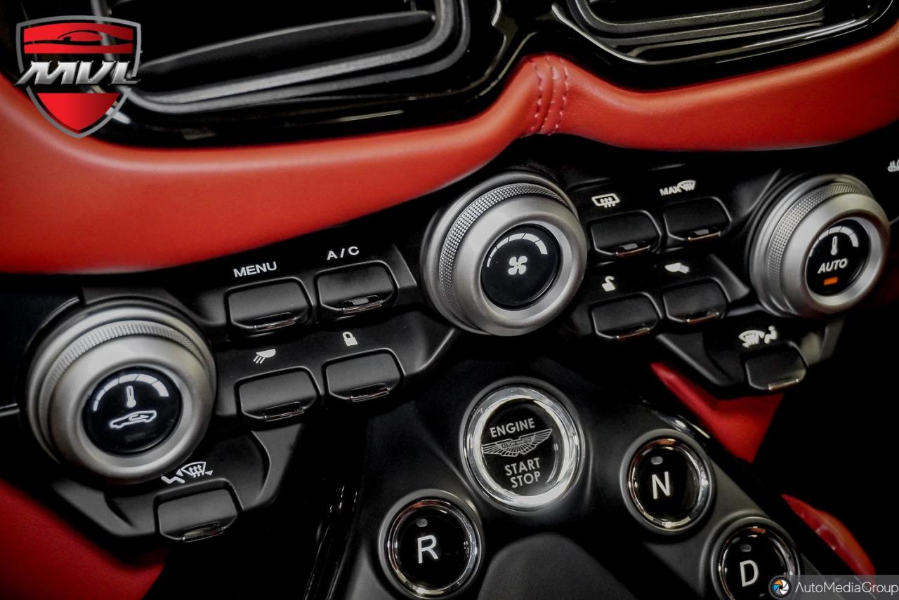 2023 Aston Martin Vantage  Photo