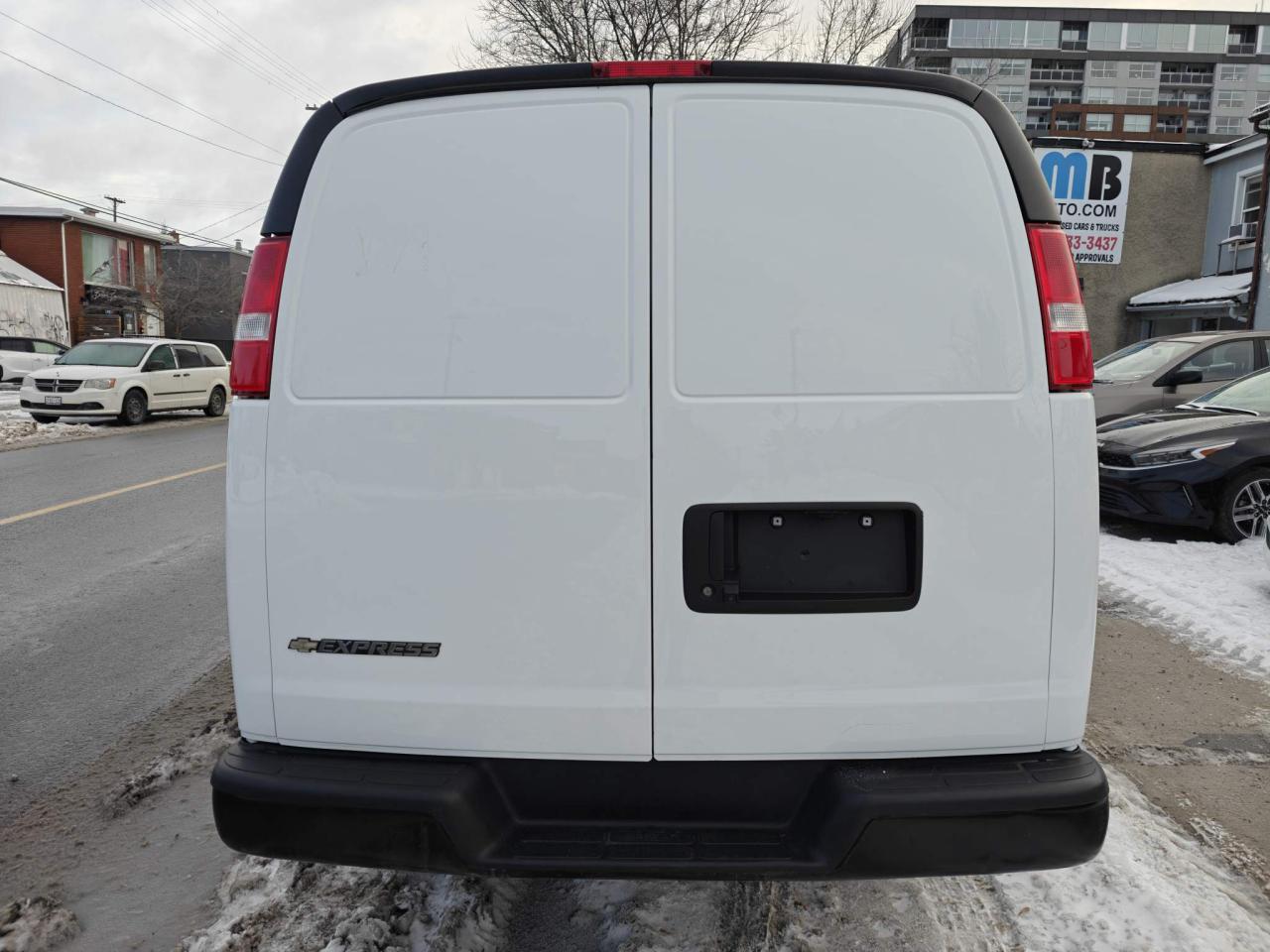 2022 Chevrolet Express 2500 Work Van Rear-Wheel Drive Cargo Van Photo