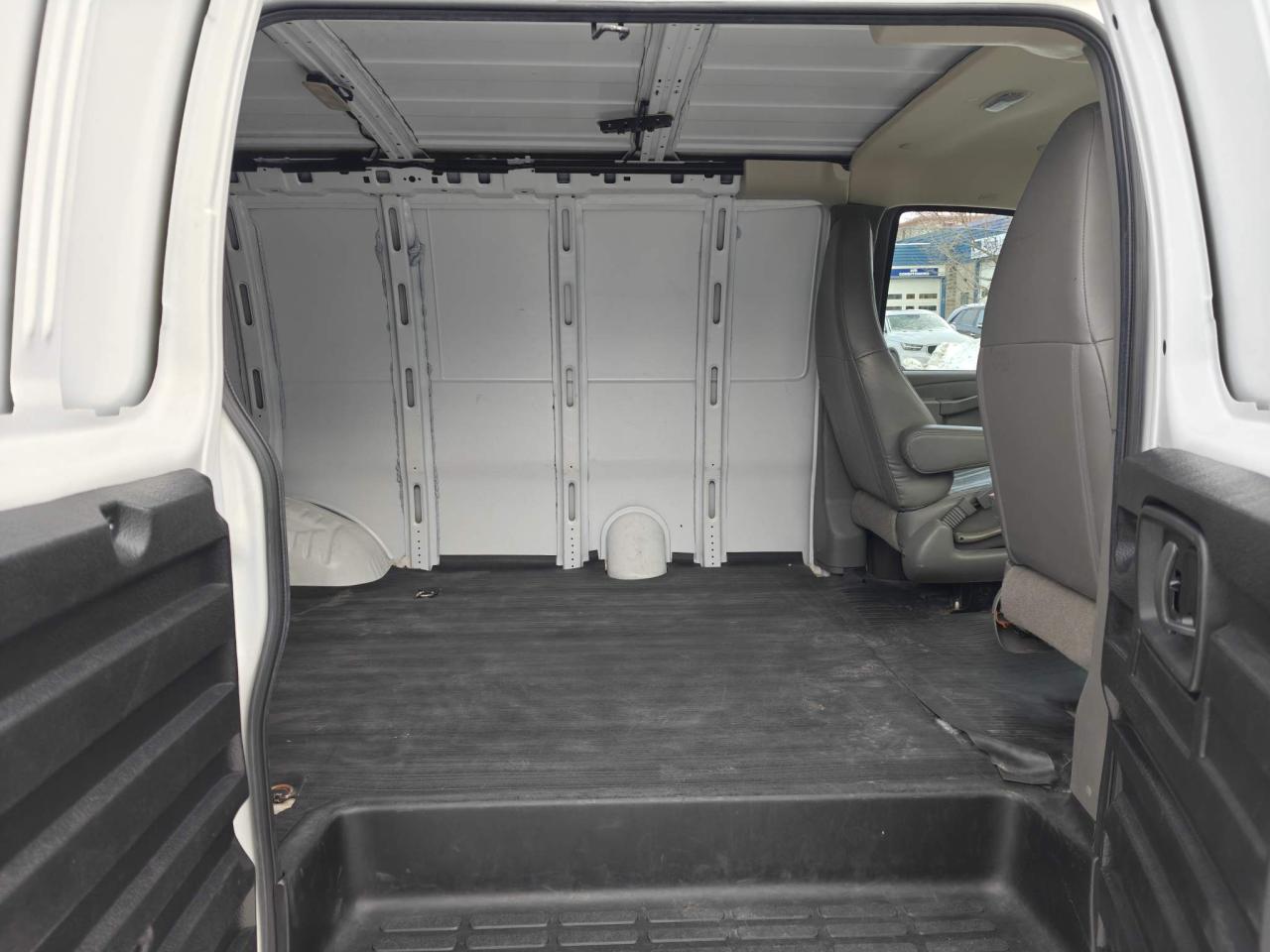 2022 Chevrolet Express 2500 Work Van Rear-Wheel Drive Cargo Van Photo