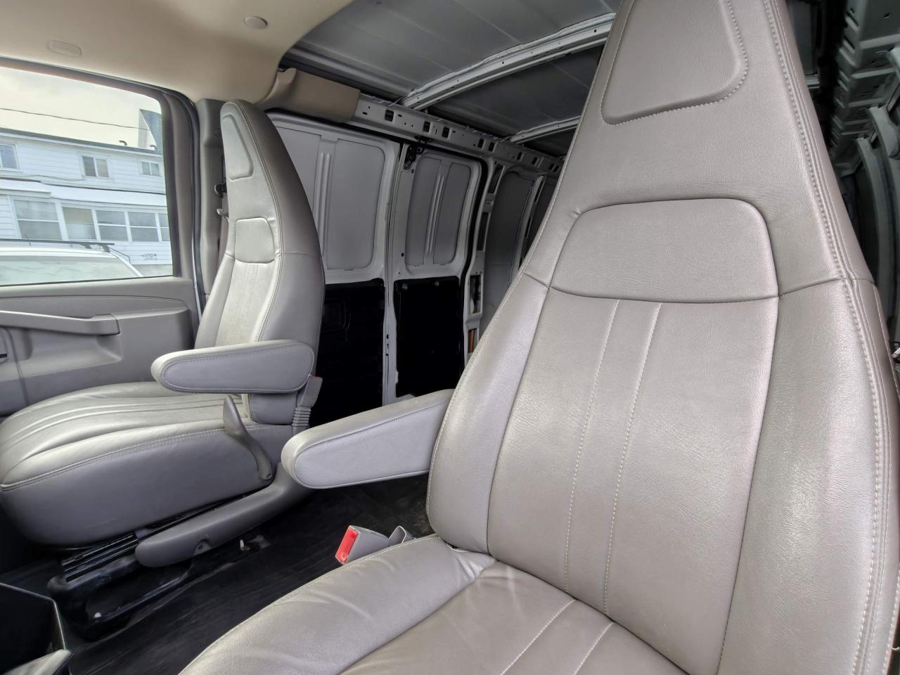 2022 Chevrolet Express 2500 Work Van Rear-Wheel Drive Cargo Van Photo