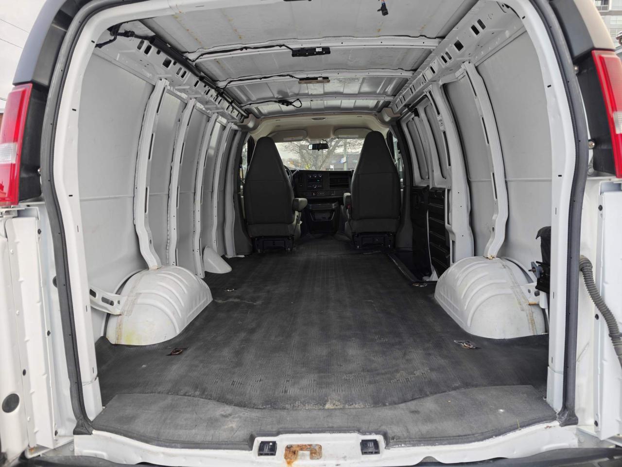 2022 Chevrolet Express 2500 Work Van Rear-Wheel Drive Cargo Van Photo