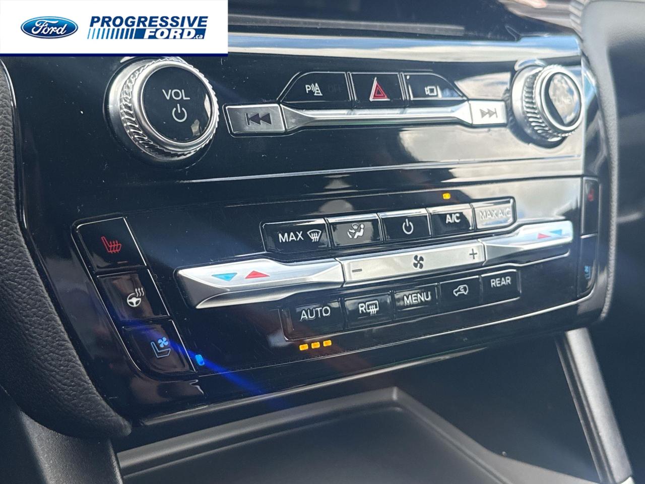 2023 Ford Explorer Limited 4dr 4x4 Photo