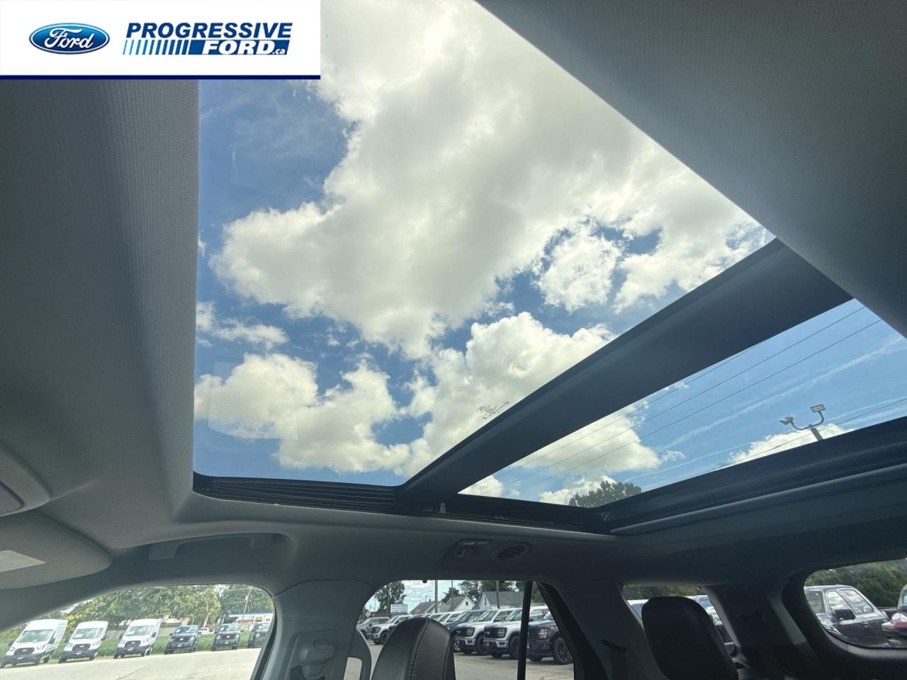 2023 Ford Explorer Limited 4dr 4x4 Photo