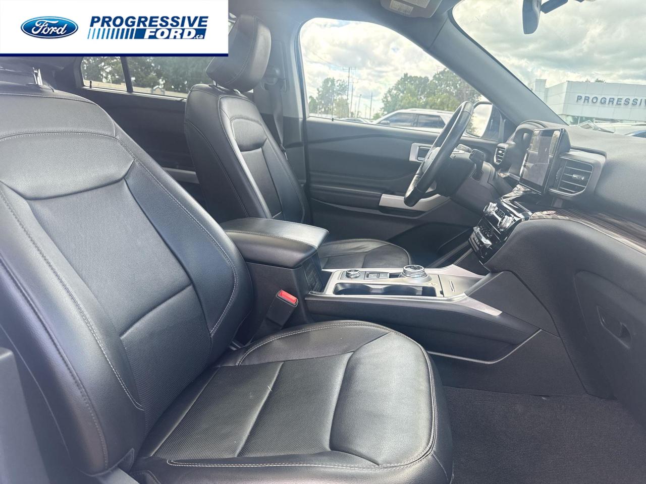 2023 Ford Explorer Limited 4dr 4x4 Photo