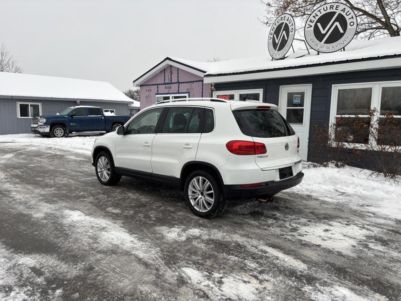 2017 Volkswagen Tiguan Comfortline 4dr All-wheel Drive 4MOTION Photo2