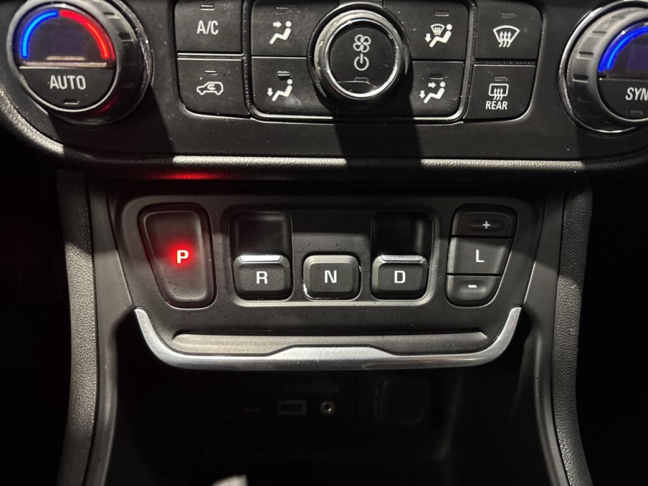 2020 GMC Terrain SLT   Leather   Panoramic Sunroof   AWD   Winter R Photo