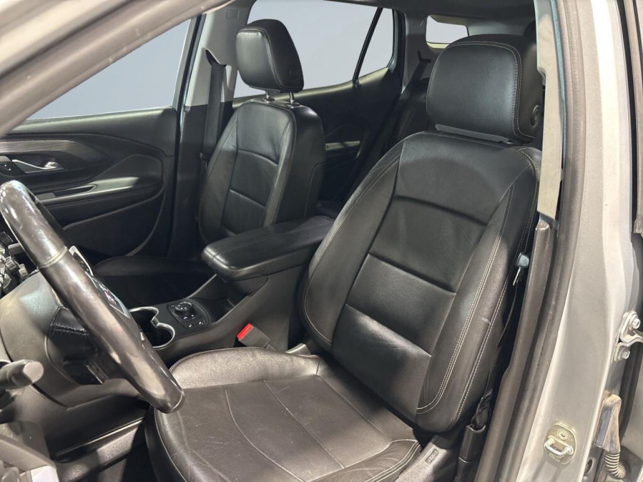 2020 GMC Terrain SLT   Leather   Panoramic Sunroof   AWD   Winter R Photo