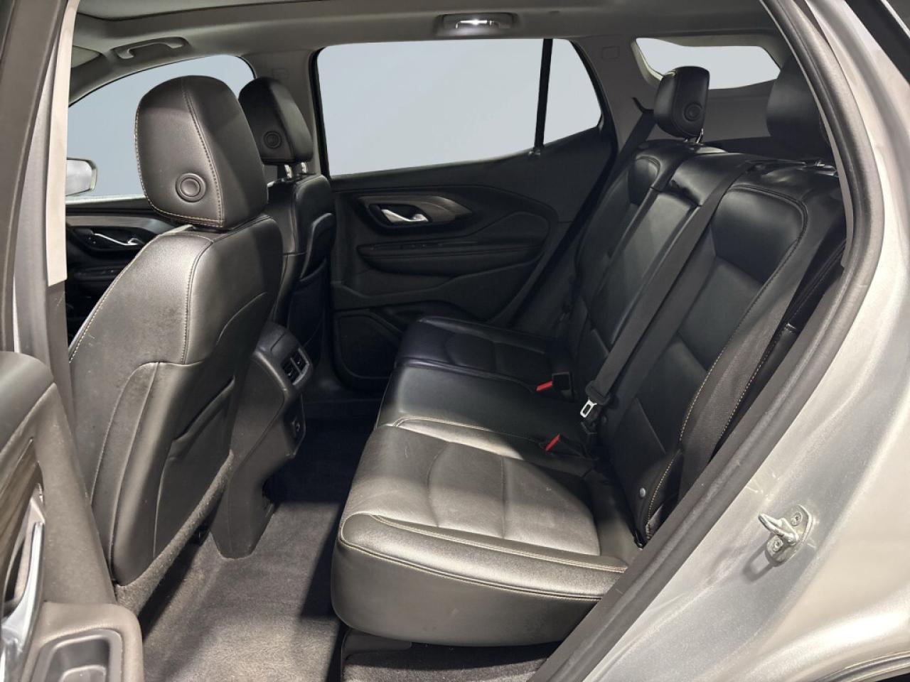 2020 GMC Terrain SLT   Leather   Panoramic Sunroof   AWD   Winter R Photo