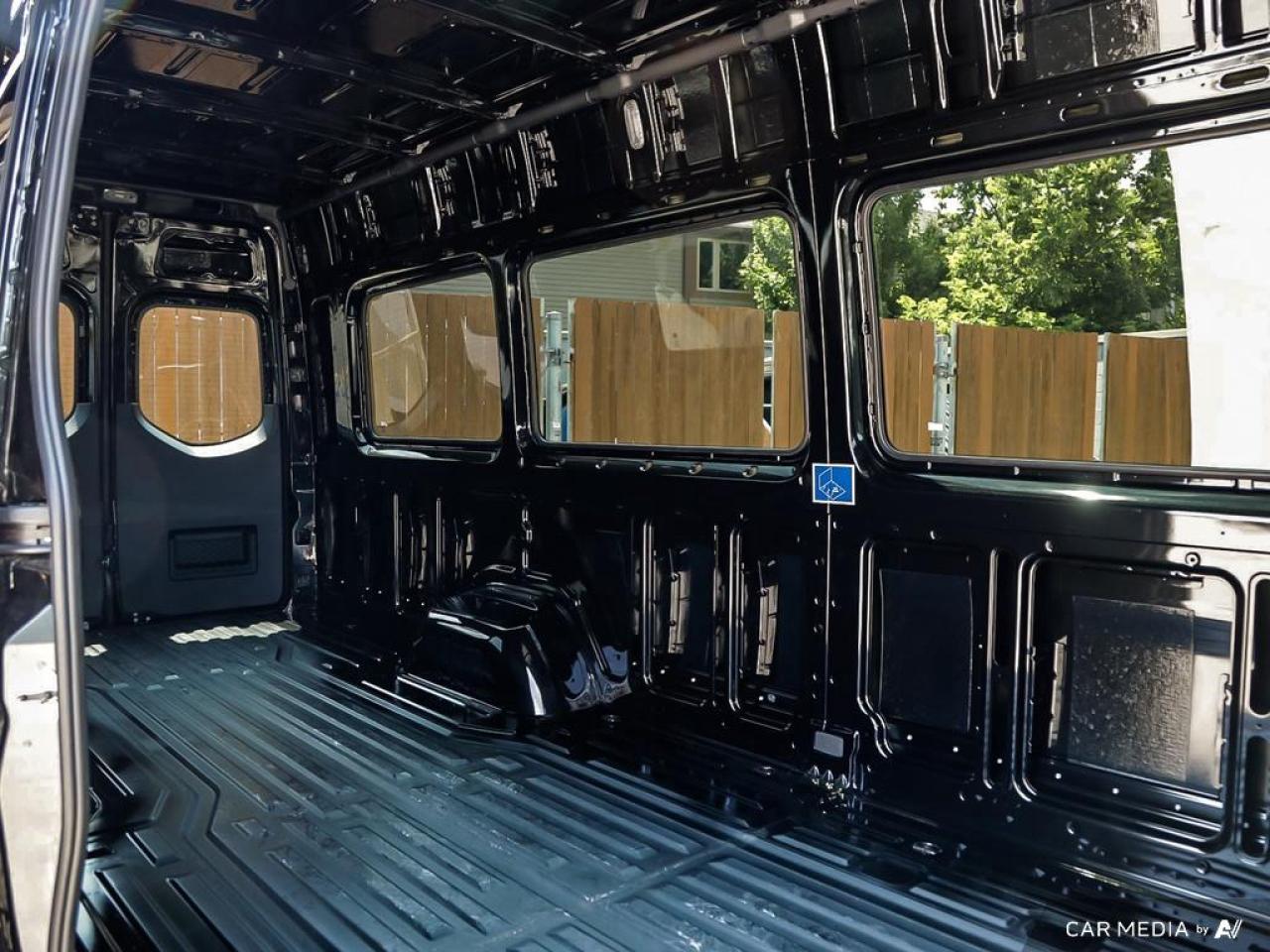 2025 Mercedes-Benz Sprinter 3500 High Roof 4-Cyl Diesel HO Sprinter 3500 Extended Cargo Van 170 in. WB Rear-Wheel Drive Photo