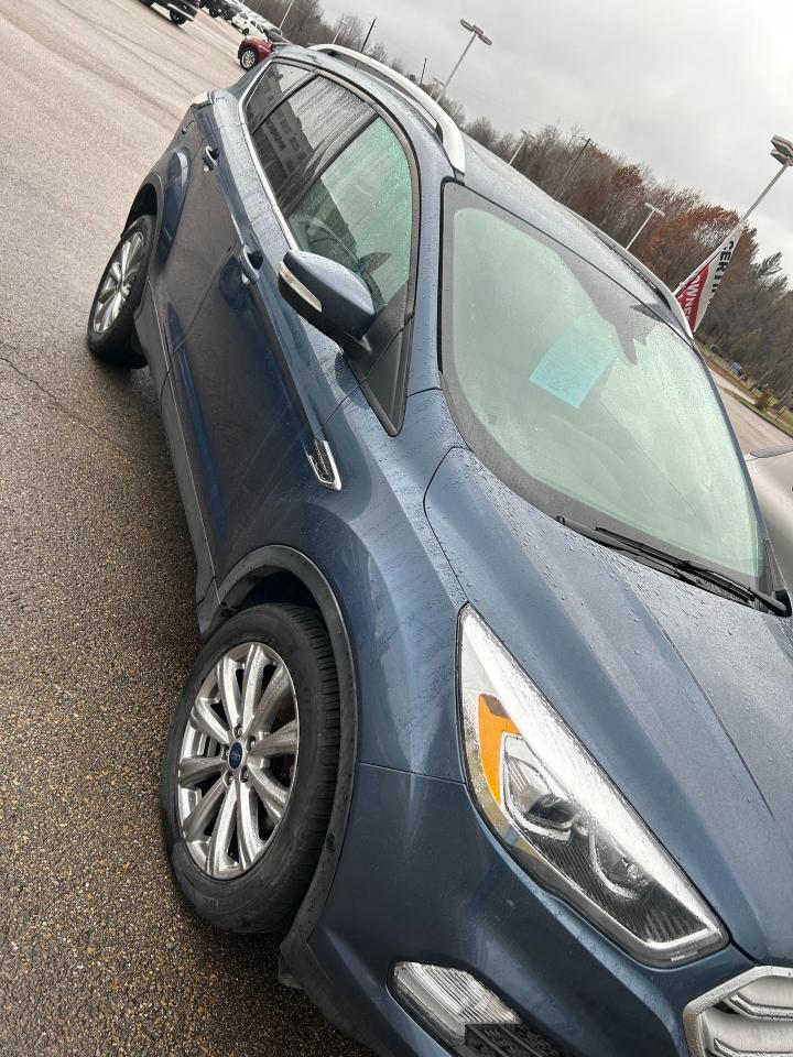 2018 Ford Escape Titanium 4dr 4x4 Photo