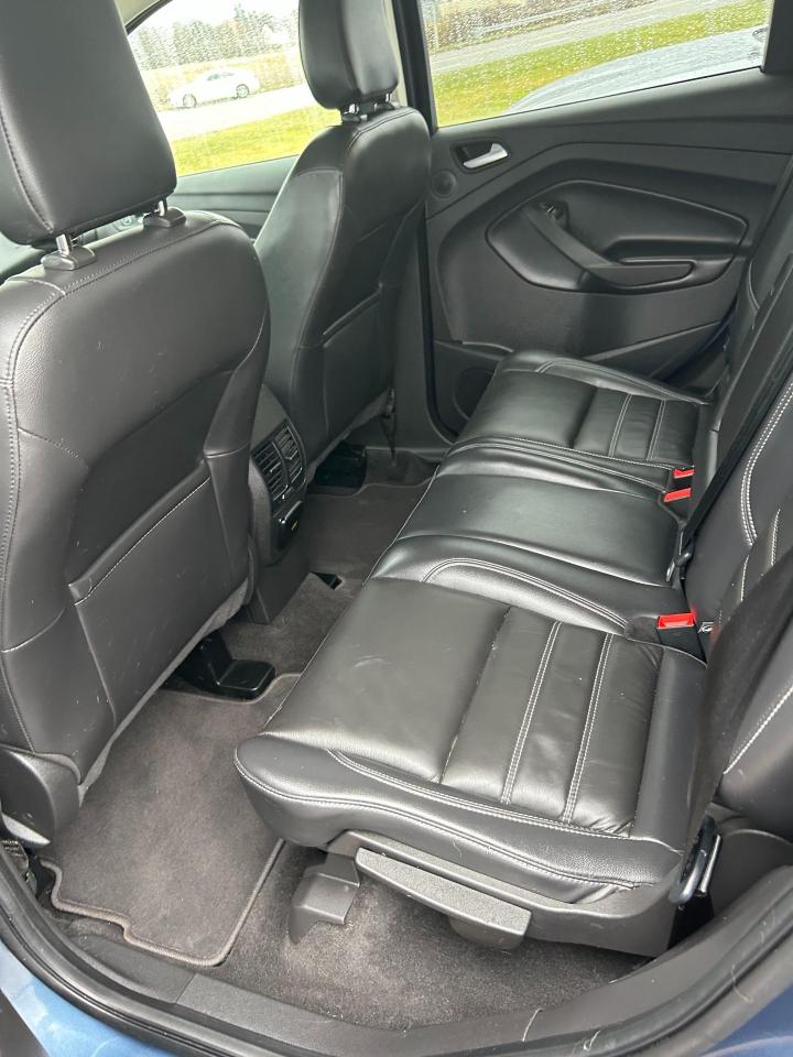 2018 Ford Escape Titanium 4dr 4x4 Photo