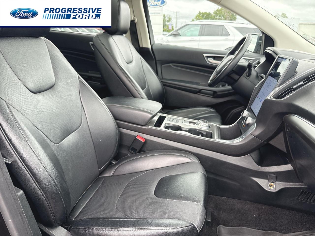 2022 Ford Edge TITANIUM 4DR ALL-WHEEL DRIVE Photo