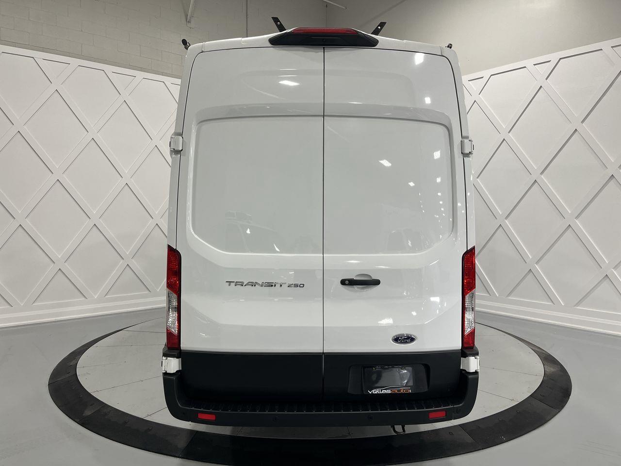 2021 Ford Transit  Photo