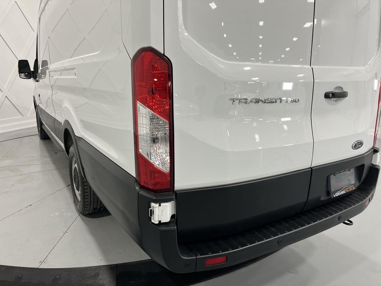 2021 Ford Transit  Photo