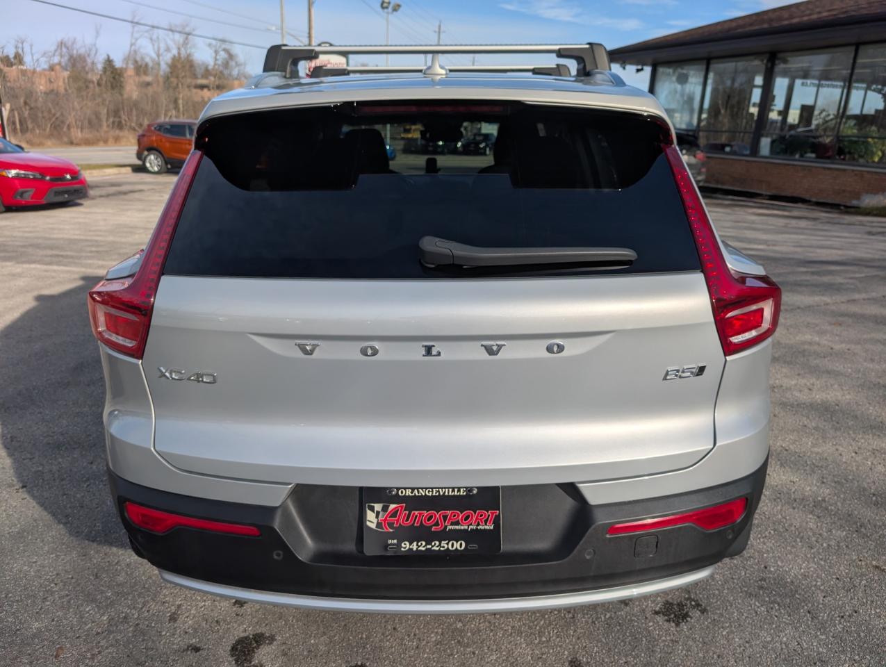 2023 Volvo XC40 B5 Plus Bright Theme 4dr All-Wheel Drive Sport Utility Photo4