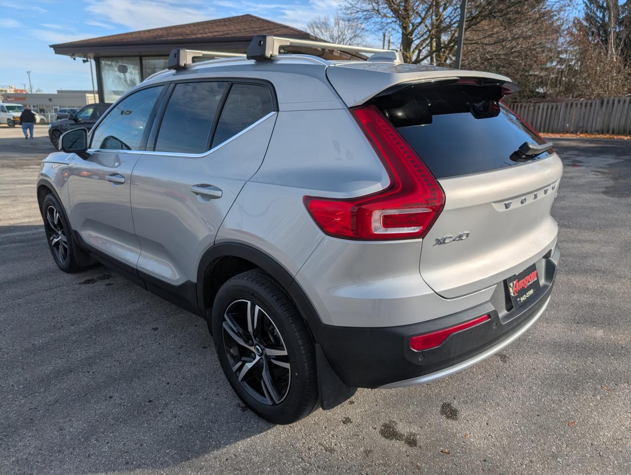 2023 Volvo XC40 B5 Plus Bright Theme 4dr All-Wheel Drive Sport Utility Photo3
