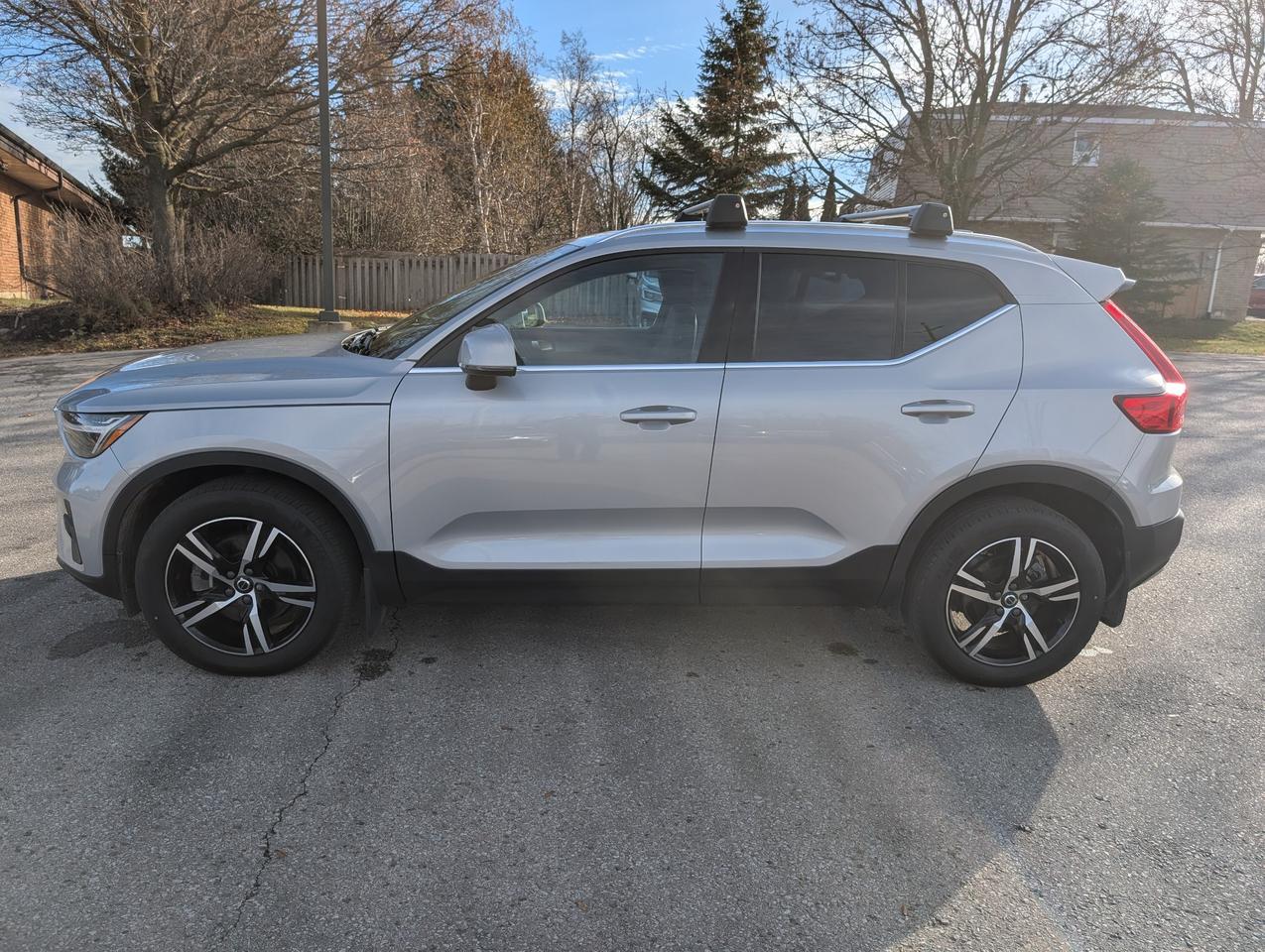2023 Volvo XC40 B5 Plus Bright Theme 4dr All-Wheel Drive Sport Utility Photo