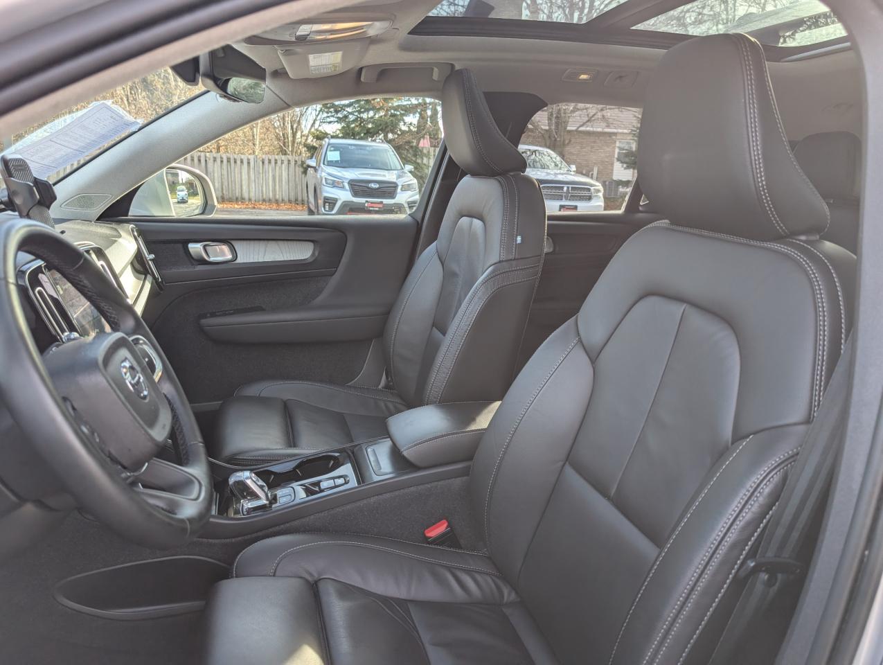 2023 Volvo XC40 B5 Plus Bright Theme 4dr All-Wheel Drive Sport Utility Photo