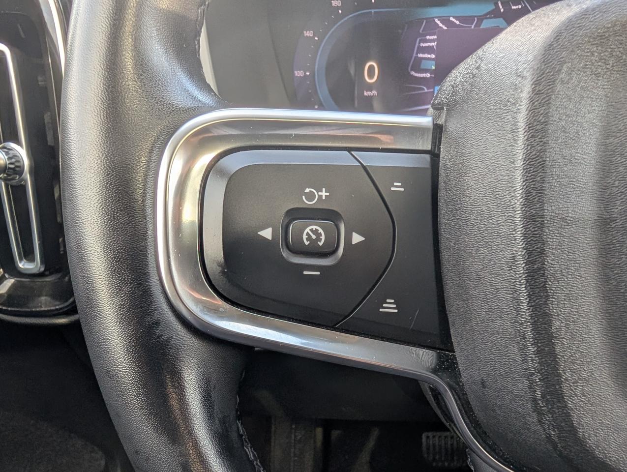 2023 Volvo XC40 B5 Plus Bright Theme 4dr All-Wheel Drive Sport Utility Photo