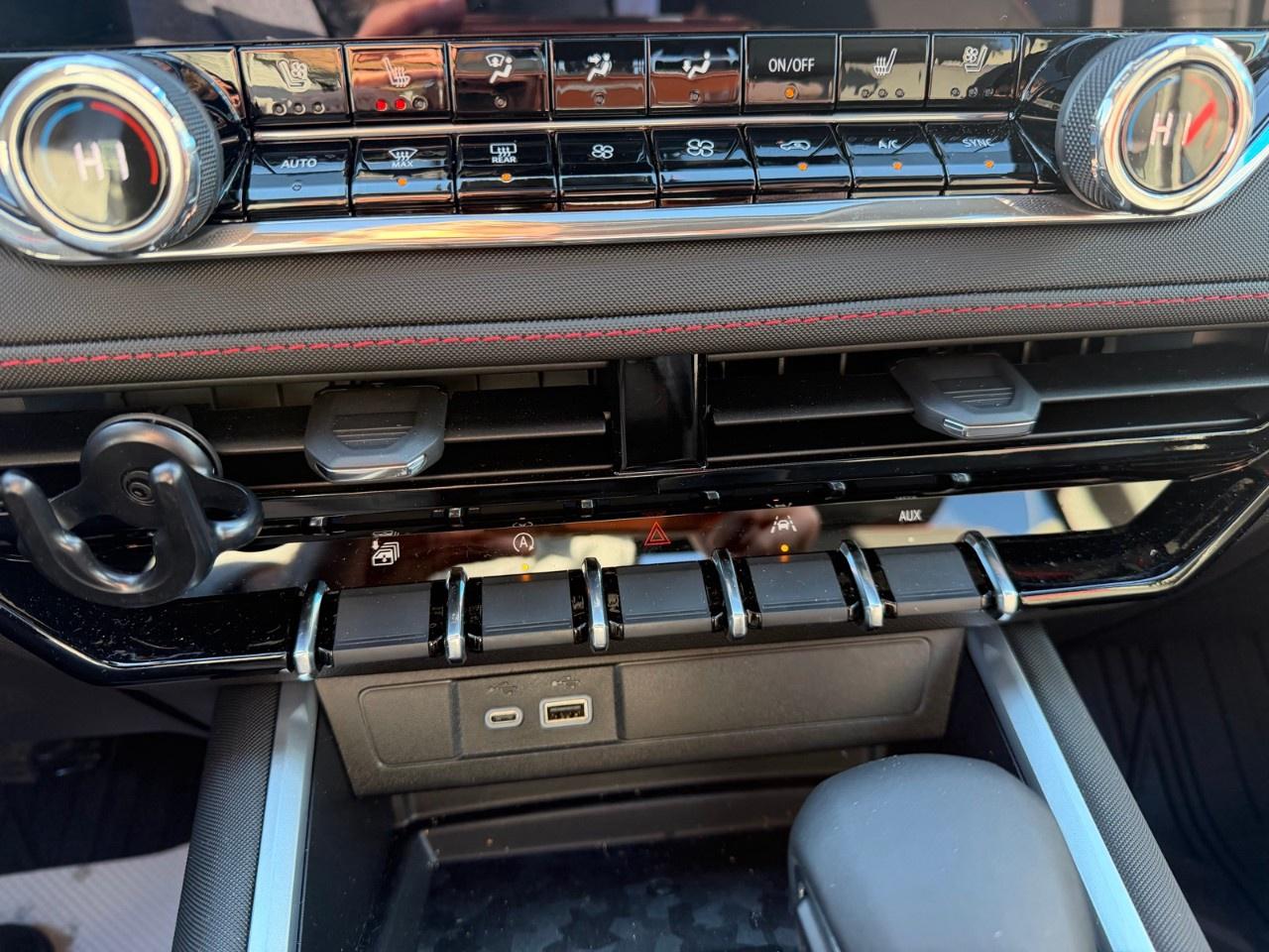 2026 Chevrolet Colorado Crew Cab Short Box 4-Wheel Drive Z71 Photo