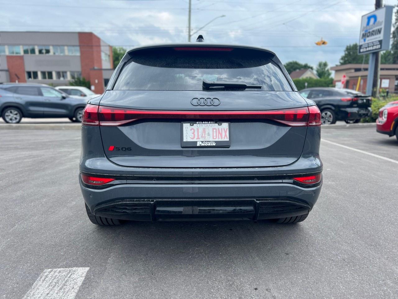 2025 Audi SQ6 e-tron quattro Technik Photo3