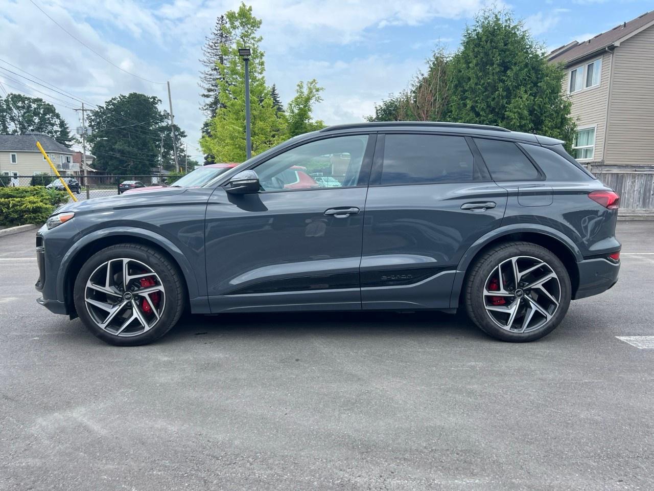 2025 Audi SQ6 e-tron quattro Technik Photo