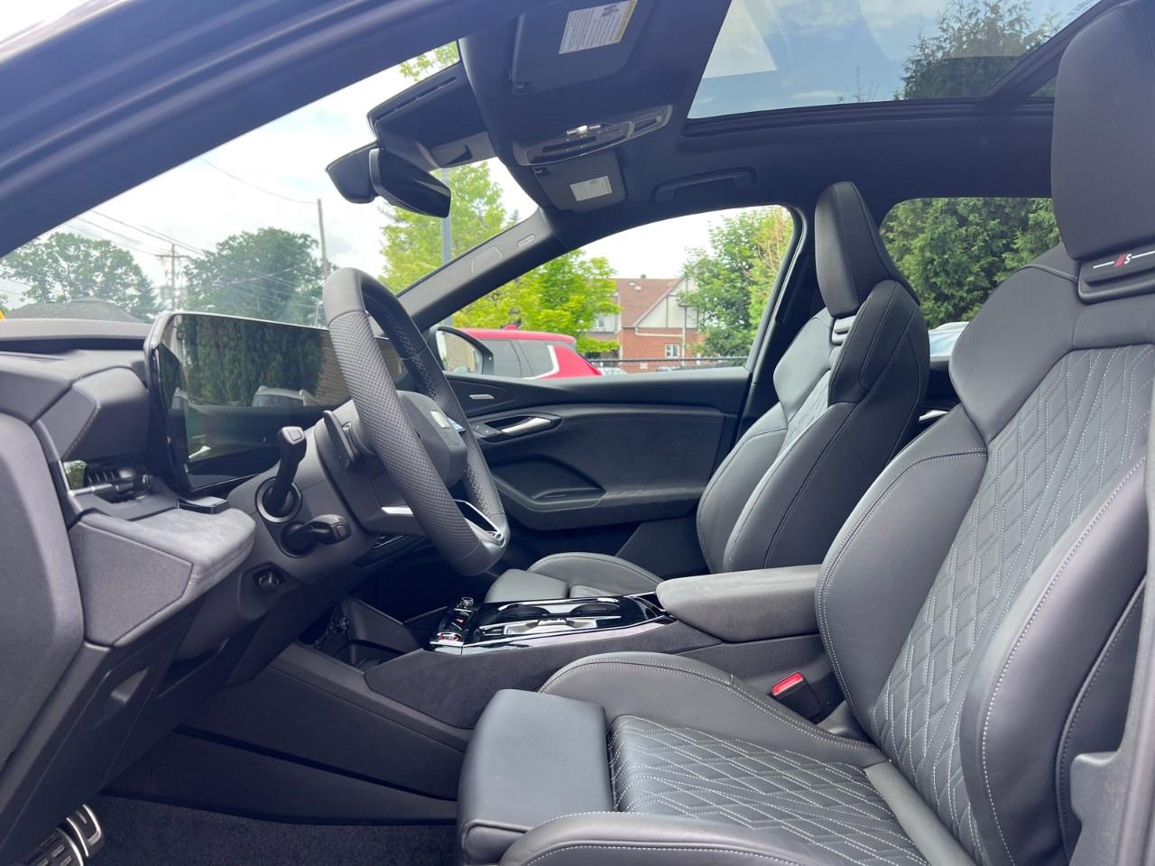 2025 Audi SQ6 e-tron quattro Technik Photo