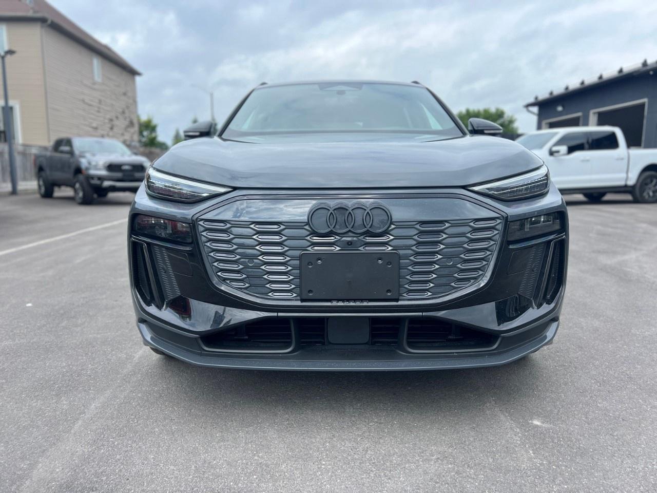 2025 Audi SQ6 e-tron quattro Technik Photo