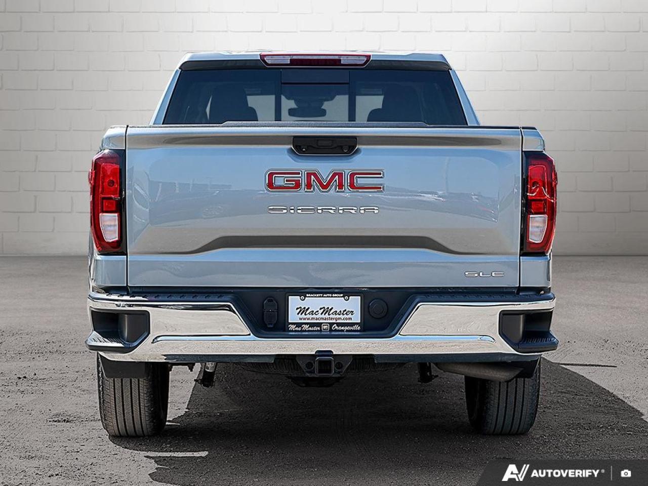 2023 GMC Sierra 1500 Crew Cab Short Box 4-Wheel Drive SLE Photo3