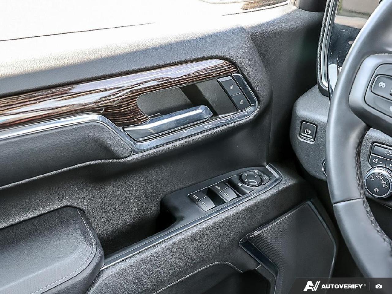 2023 GMC Sierra 1500 Crew Cab Short Box 4-Wheel Drive SLE Photo