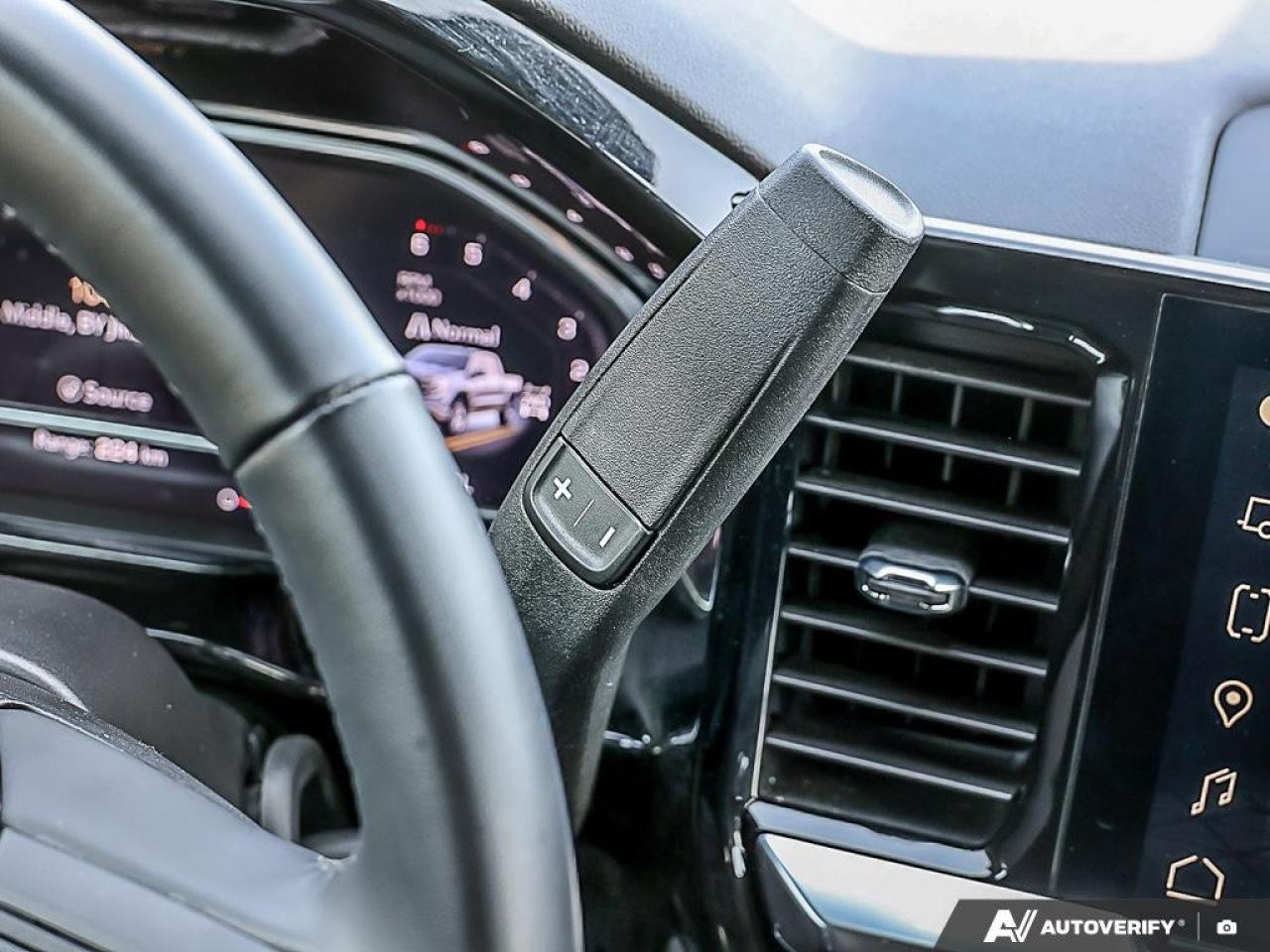 2023 GMC Sierra 1500 Crew Cab Short Box 4-Wheel Drive SLE Photo