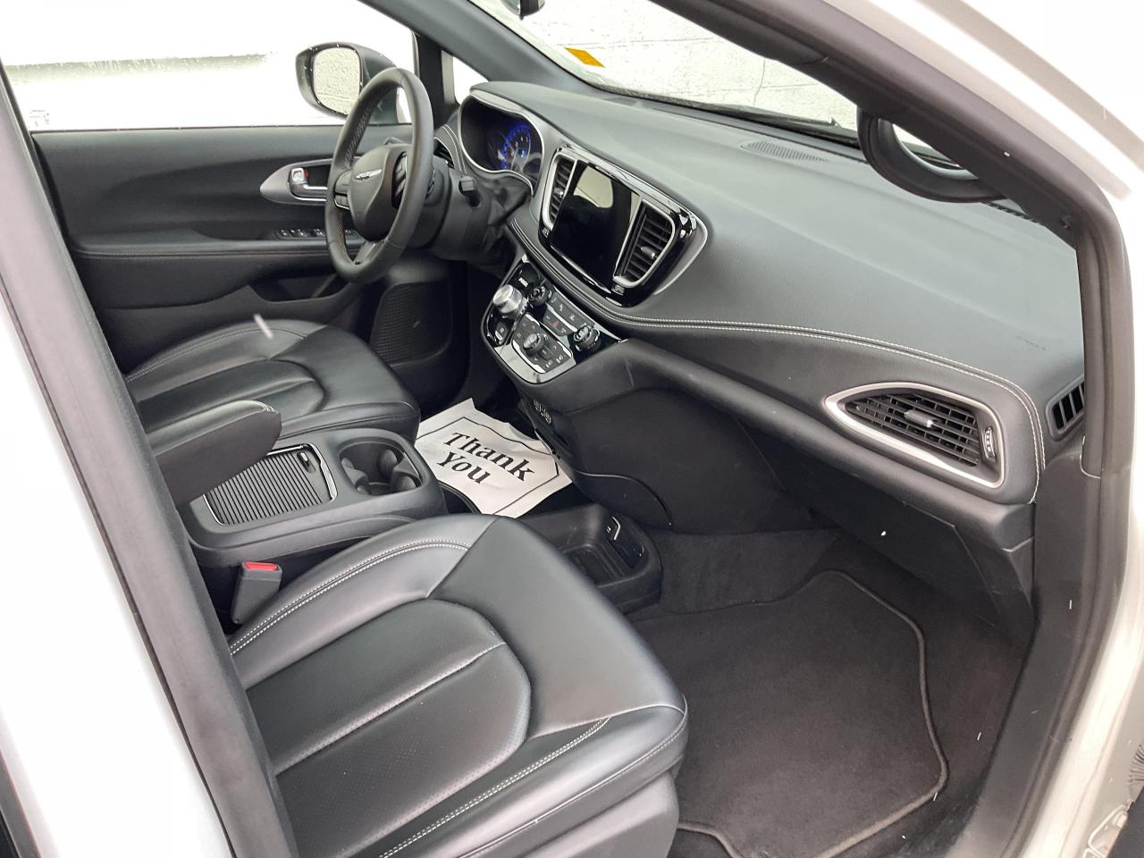 2023 Chrysler Pacifica Touring-L Front-Wheel Drive Passenger Van Photo