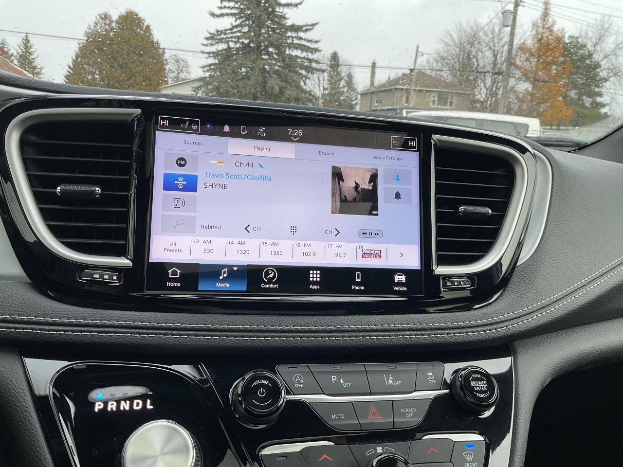 2023 Chrysler Pacifica Touring-L Front-Wheel Drive Passenger Van Photo